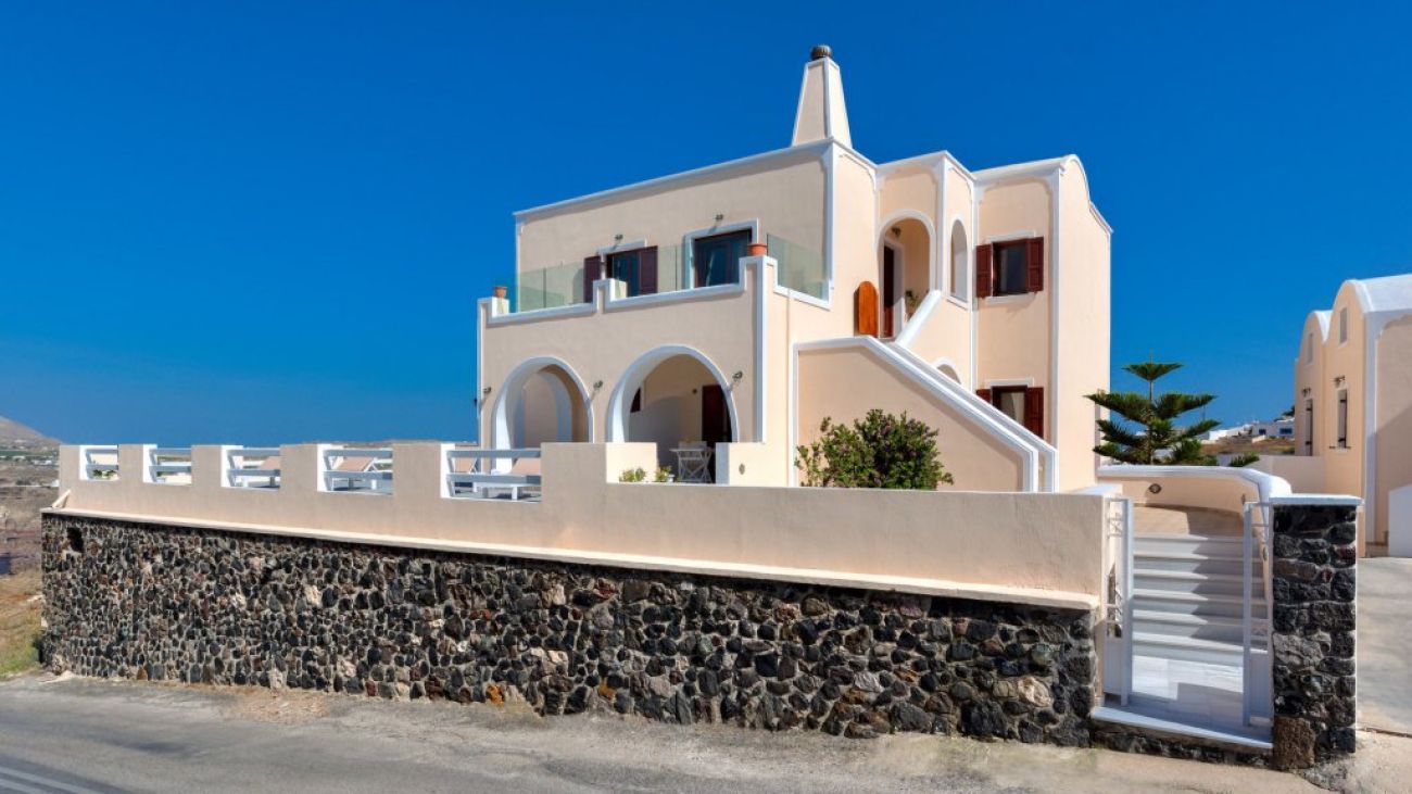 Akrotiri Apartments