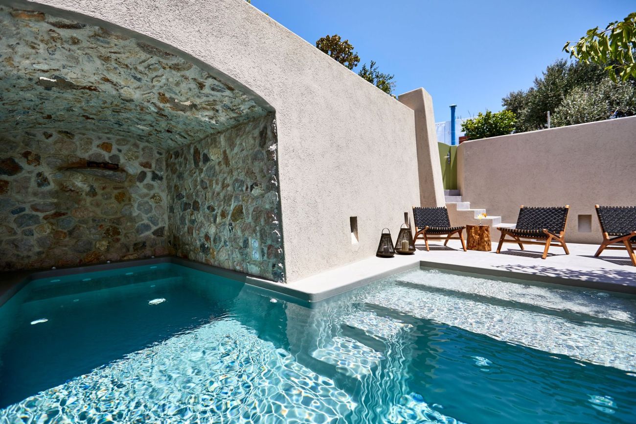Aeon Suites Santorini 4*