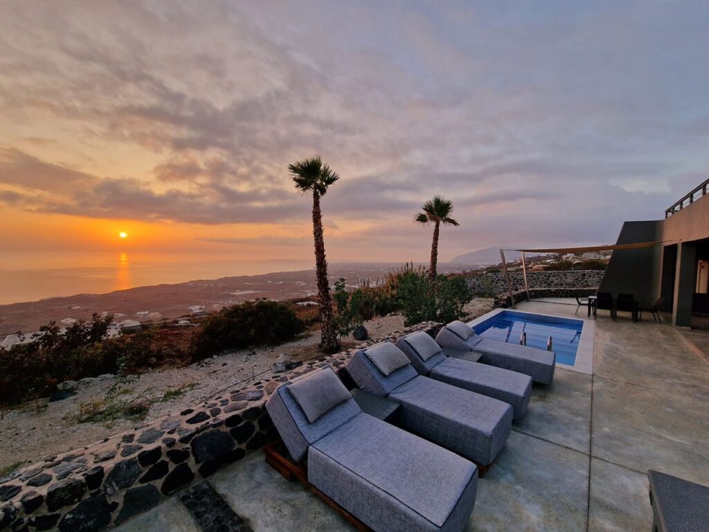 Theano Apartments Santorini