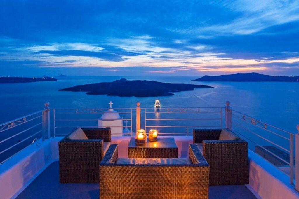 Aroma Suites Santorini 3*