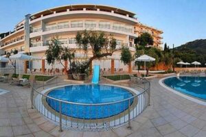 Aloha Hotel 3*