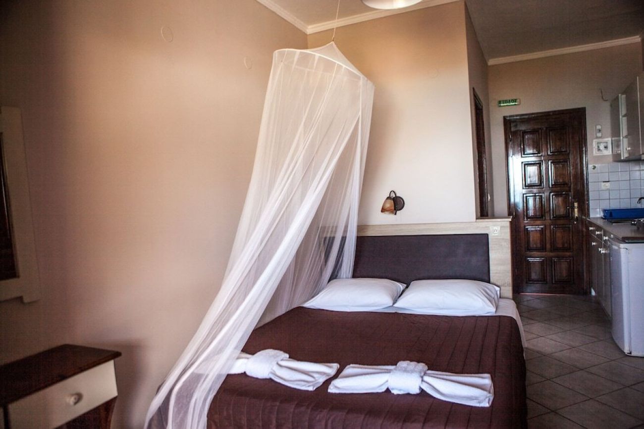 Eleana Apartments and Studios