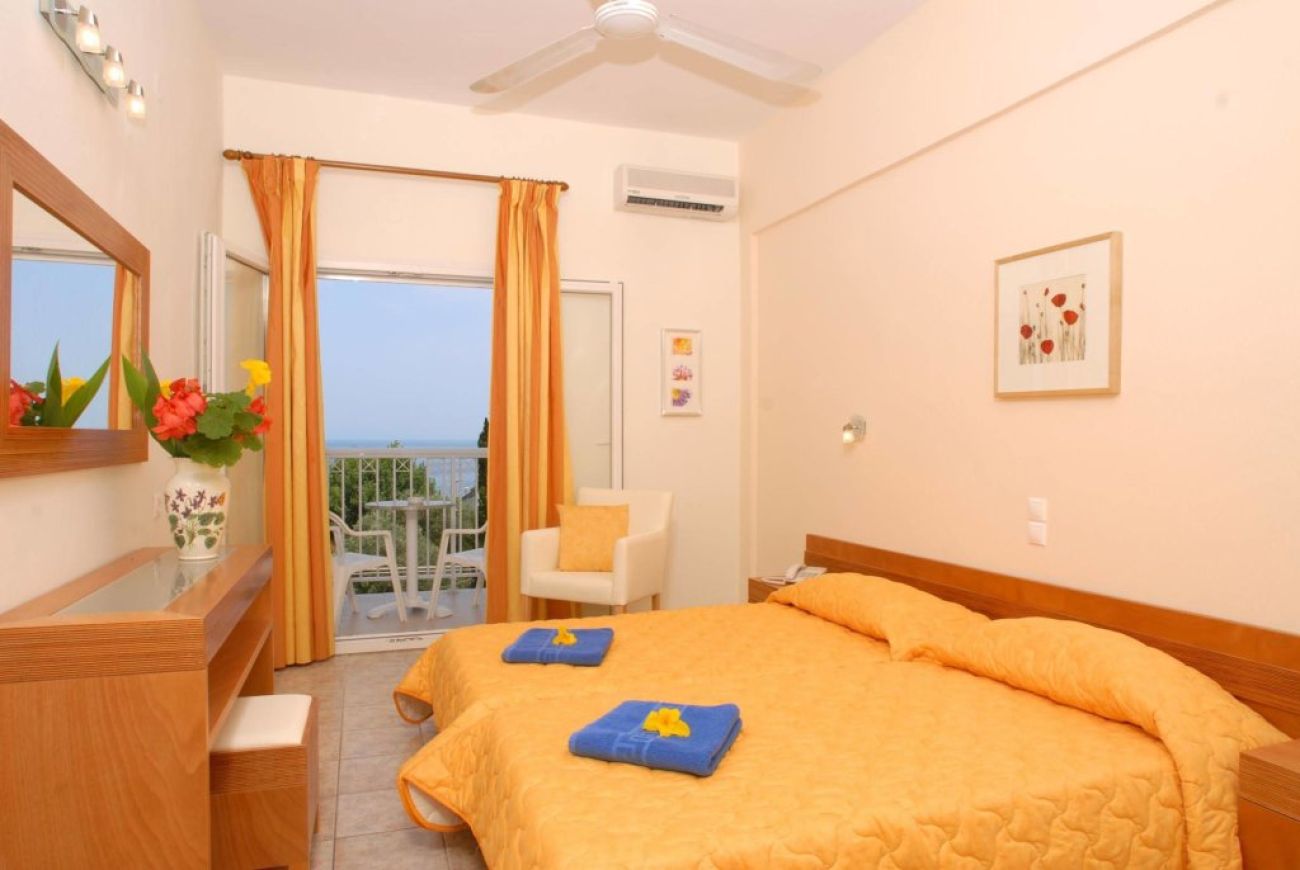 Ipsos Beach Hotel 3*