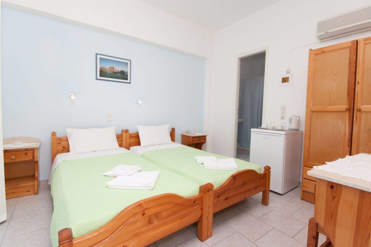 Marinos Hotel 2*