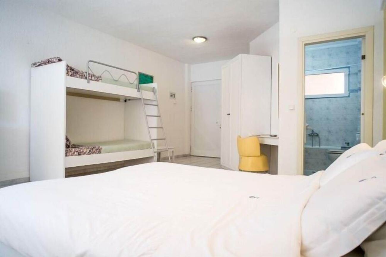 Dryades Hotel 3*