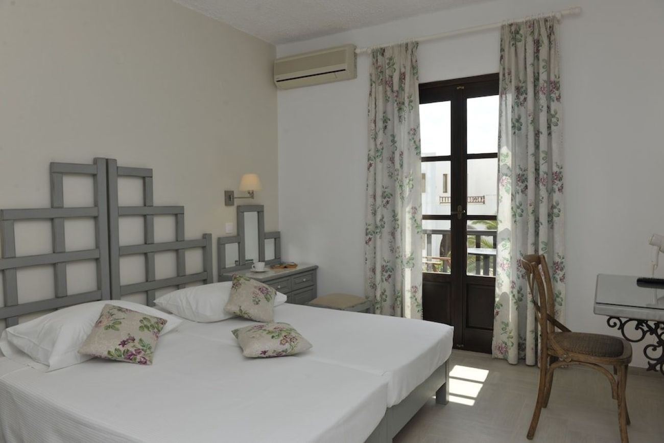 Aella Residence 3*
