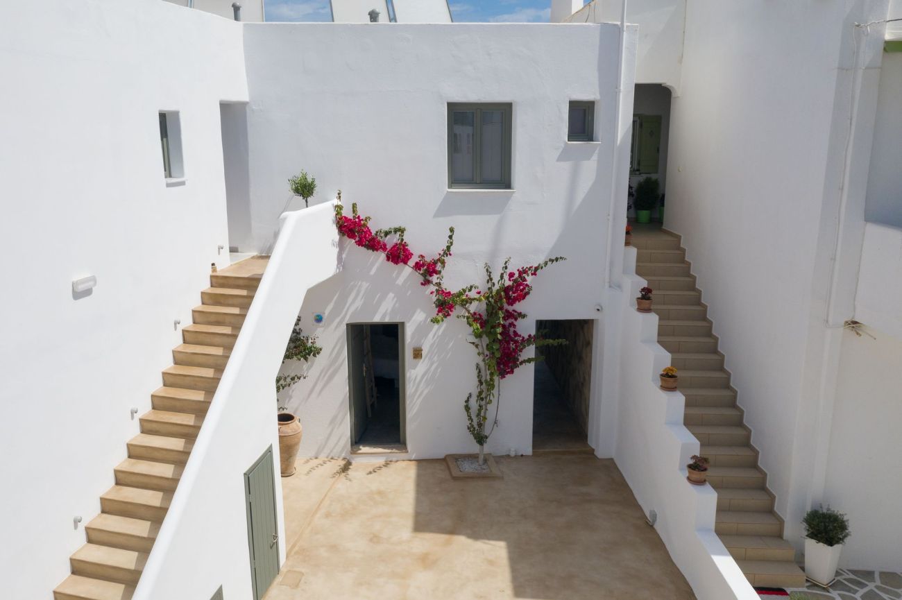 Bohemian Luxury Boutique Hotel Paros 4*