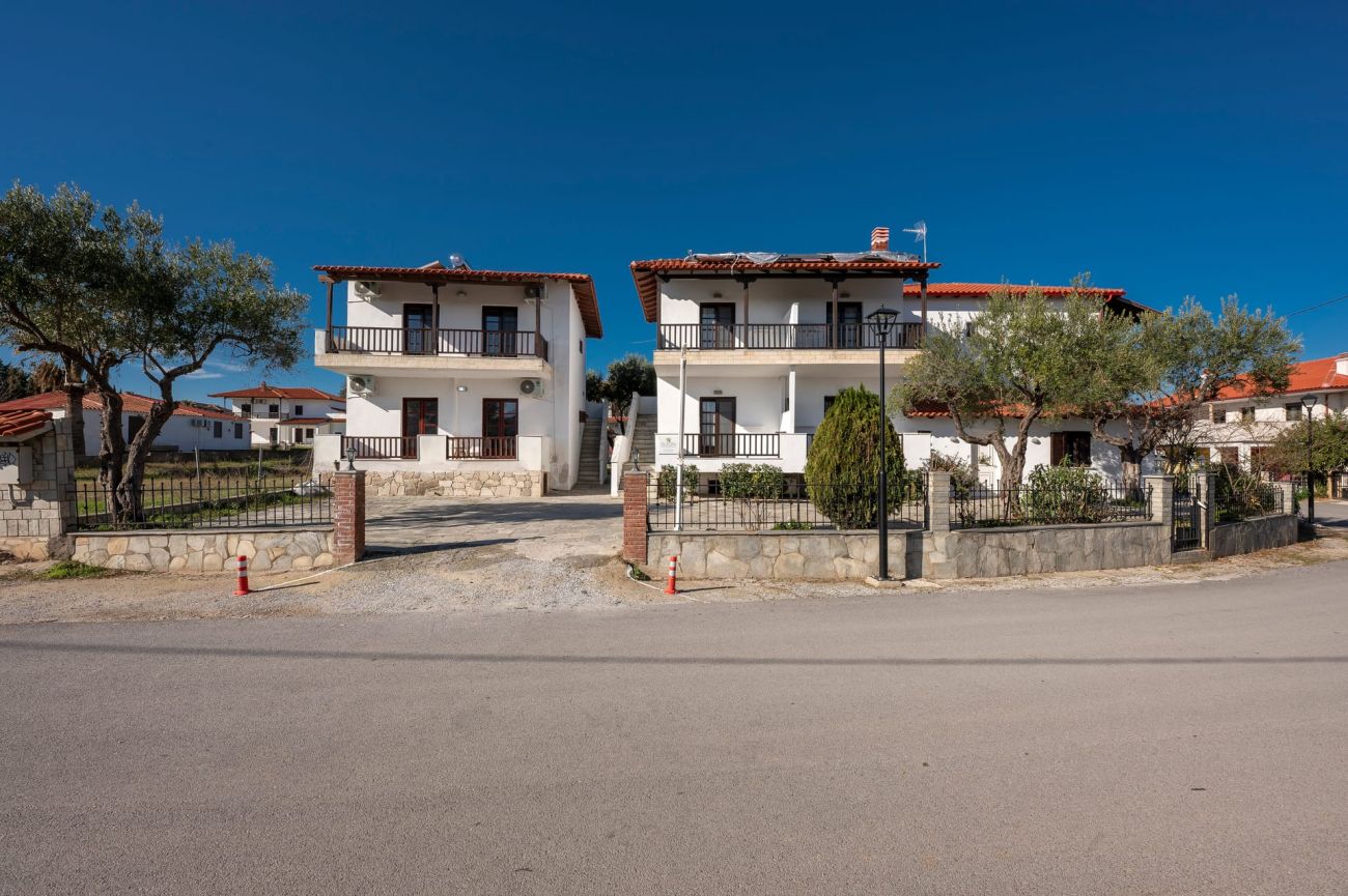 Eleon Suites