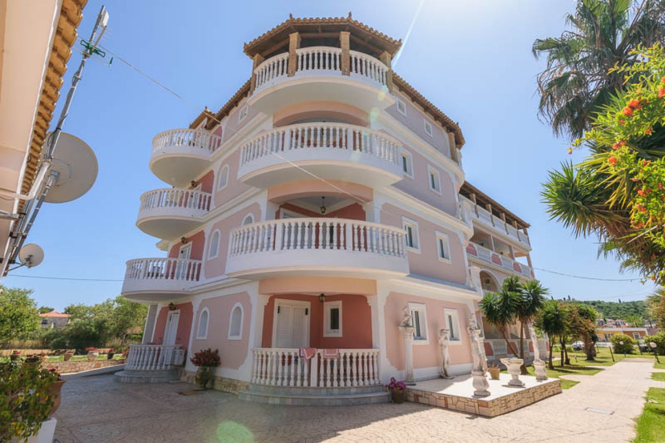 Dinos Hotel