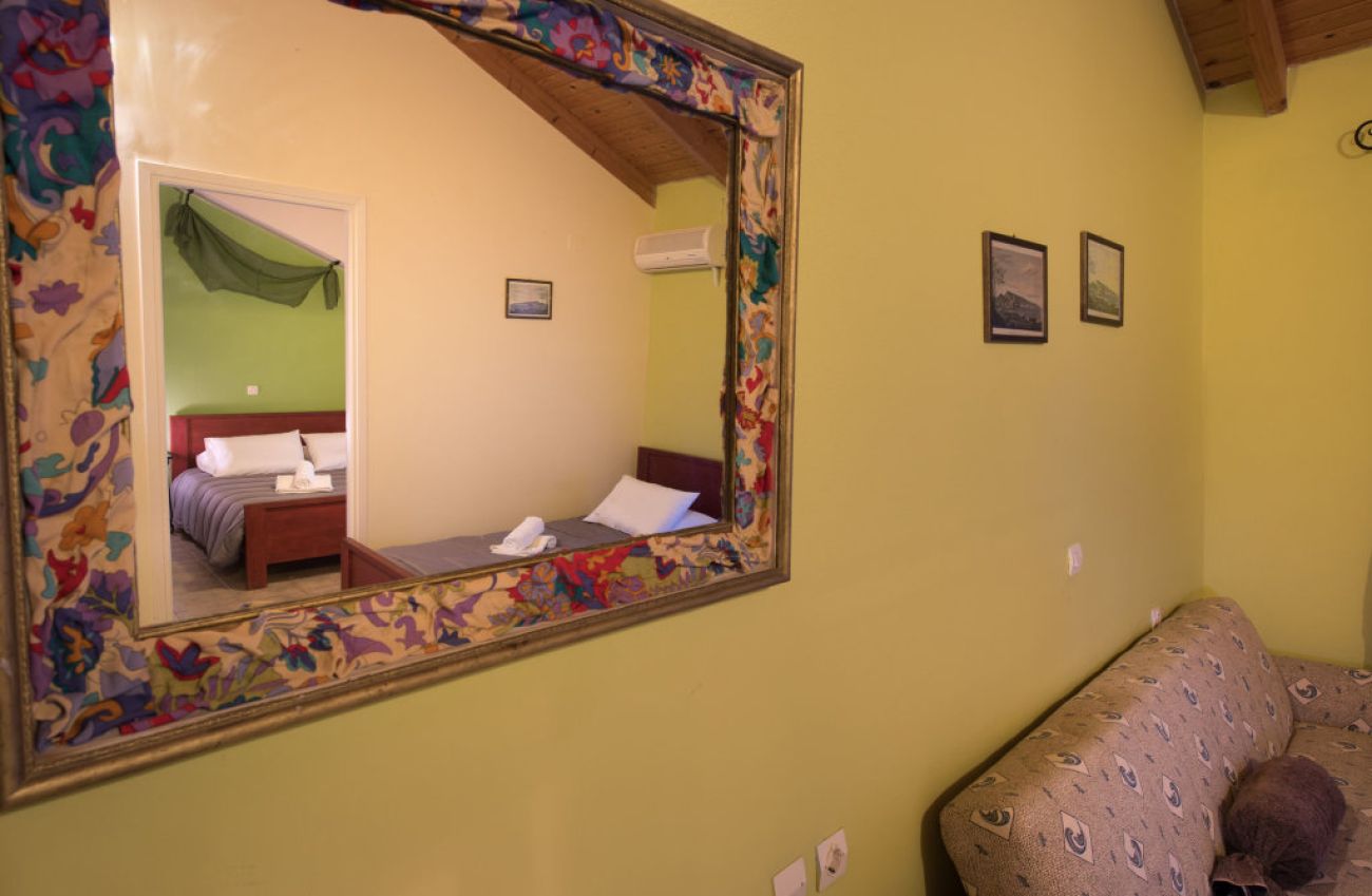 Pension Porto Tsi Ostrias 3*