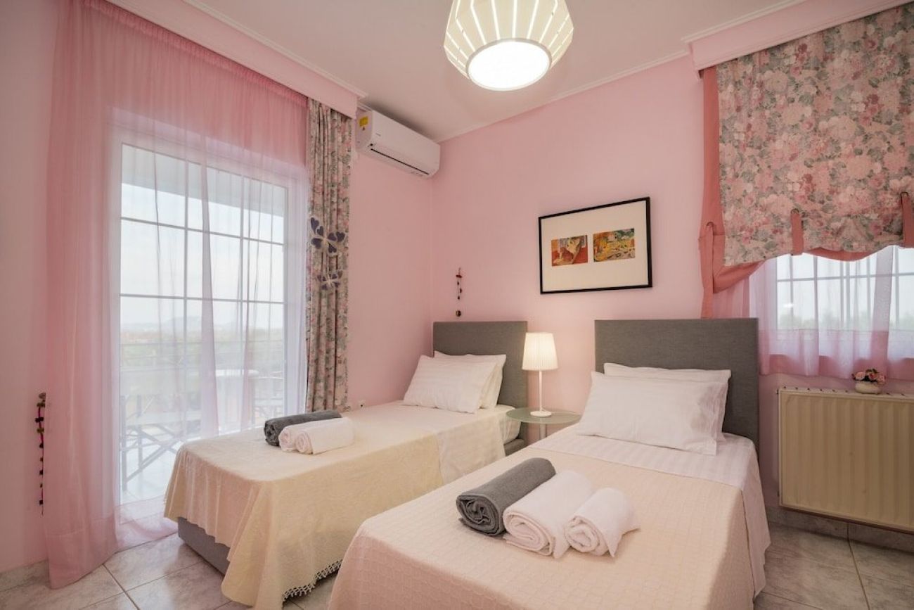 Villa Status 4*