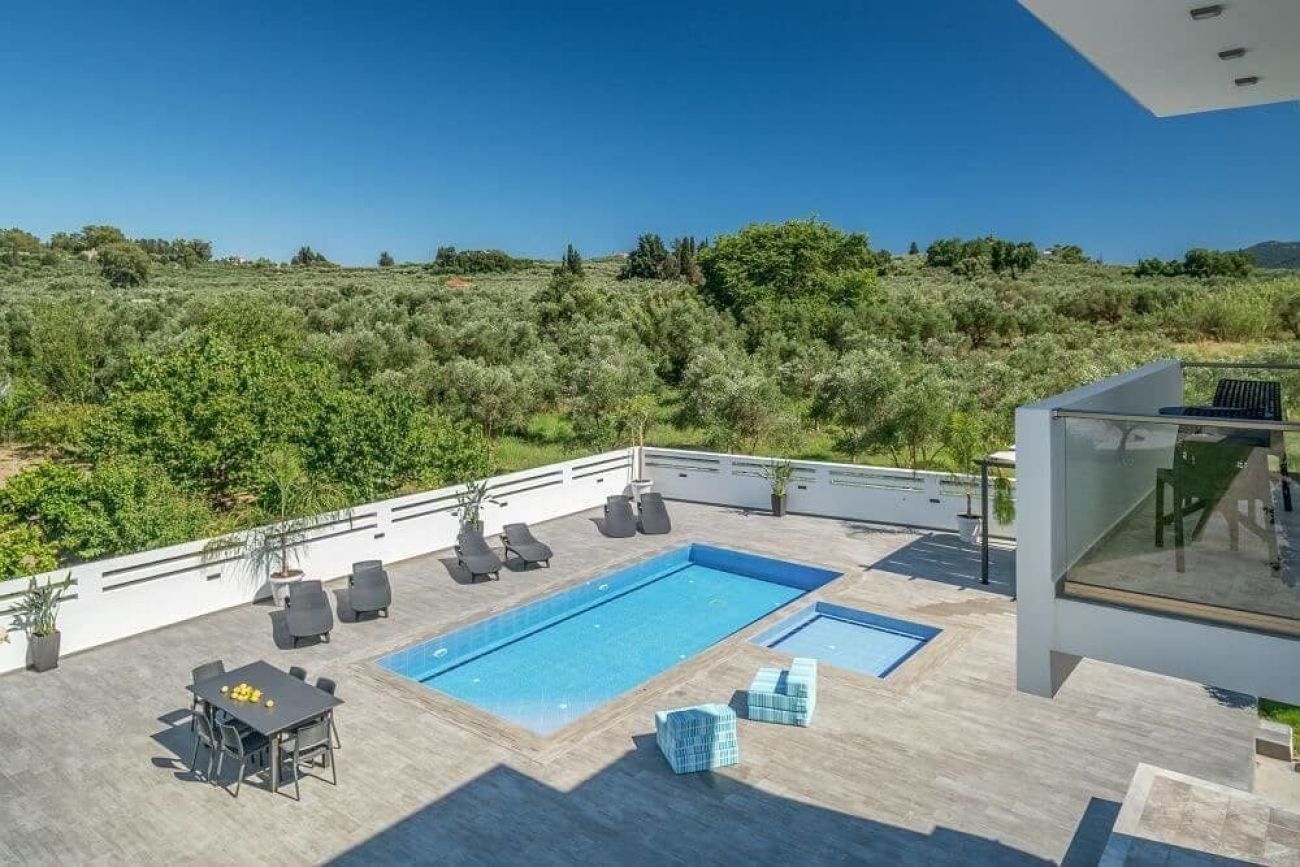 Ostria Luxury Villa 4*