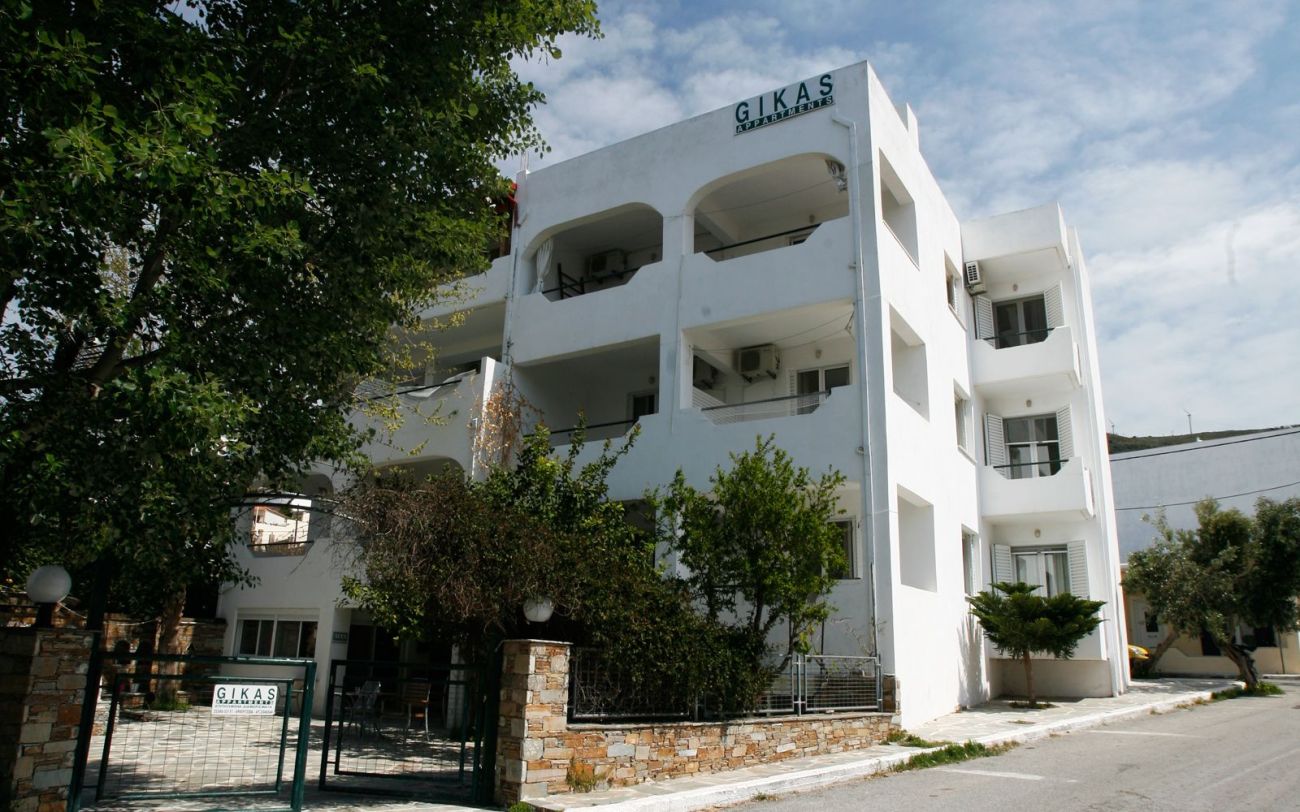 Gikas Apartments 3*