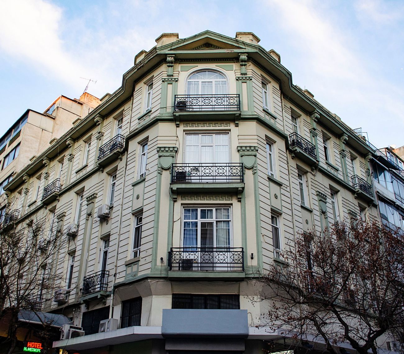 Nea Metropolis 3*