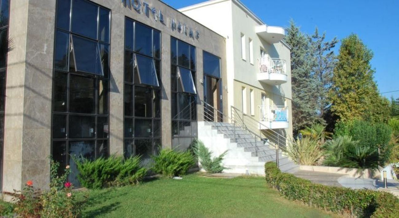 Naias Beach Hotel 3*
