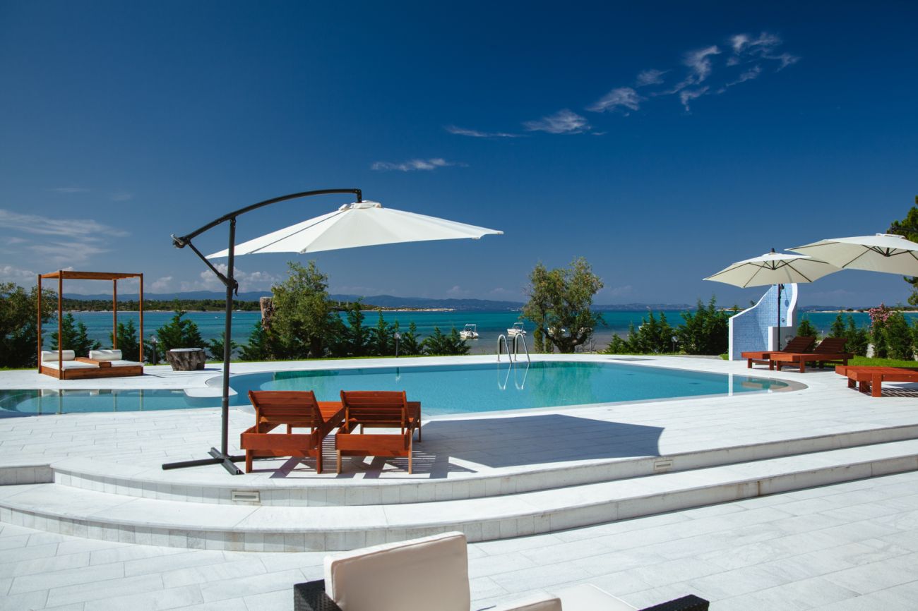Villa Chrisa 4*