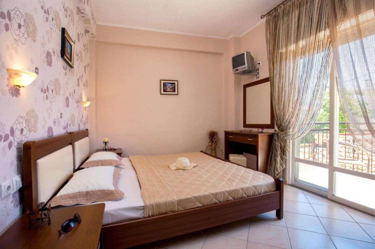 Markos Studios 3*