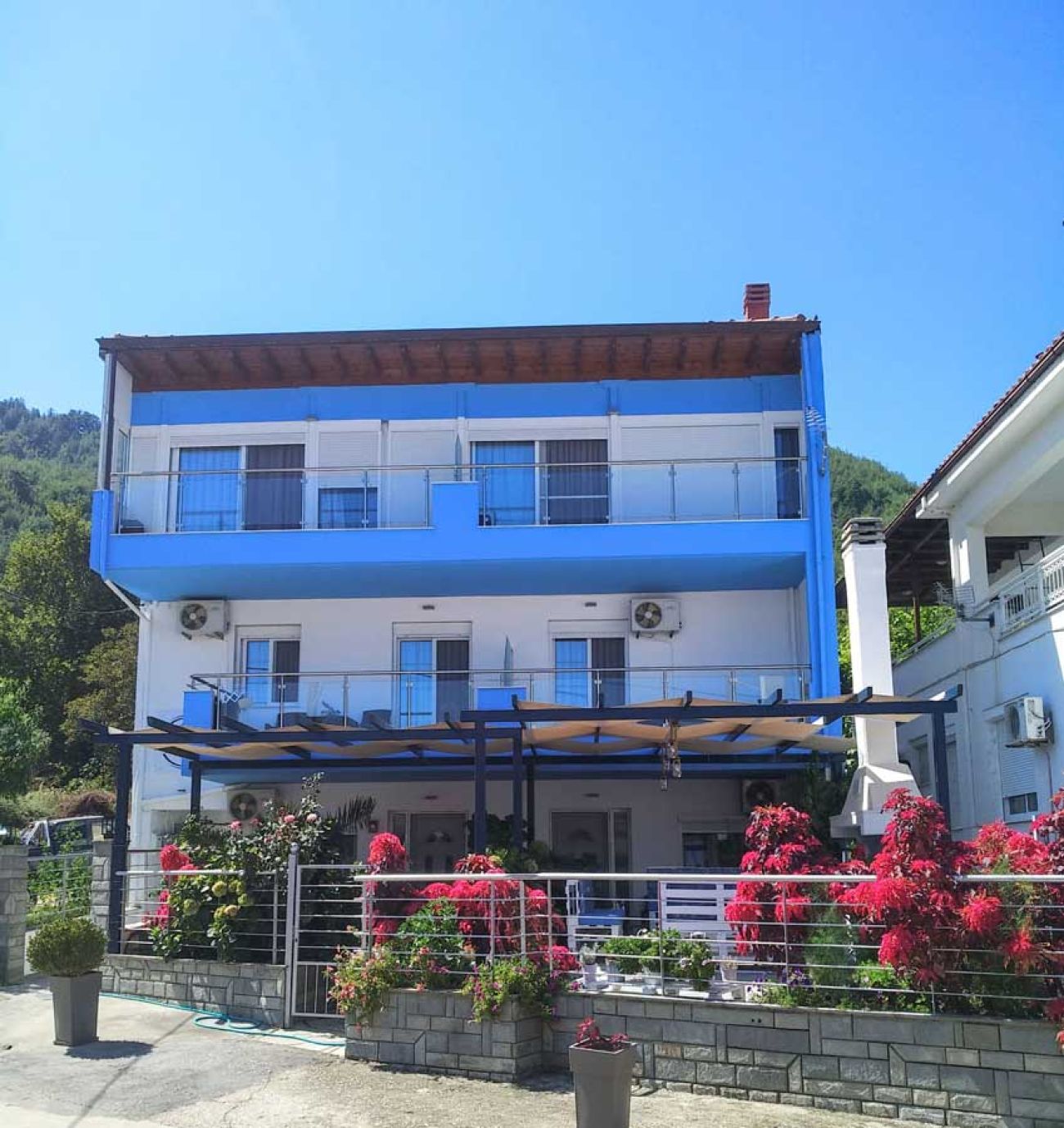 Celeste Deluxe Apartments 3*