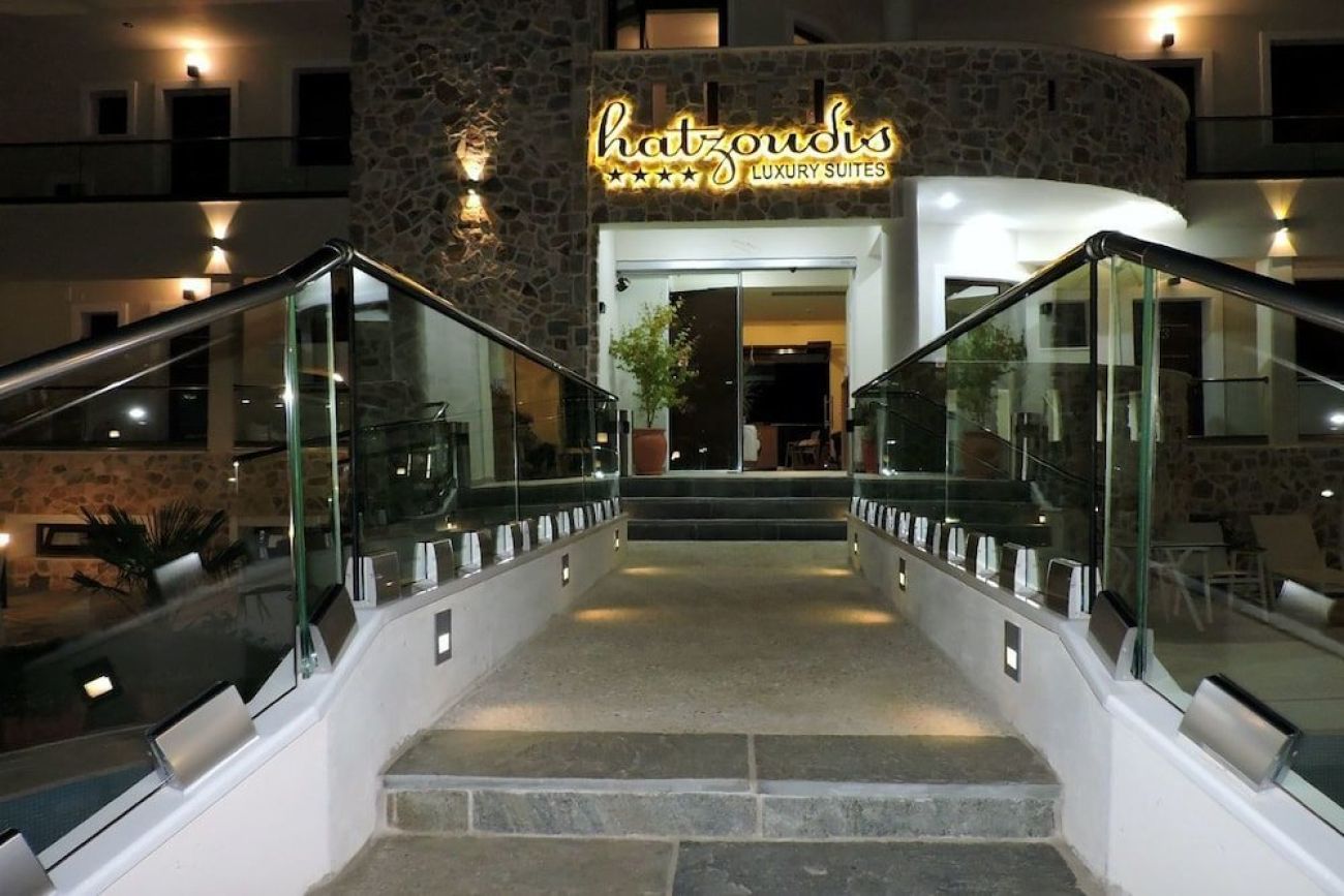 Hatzoudis Luxury Suites 4*