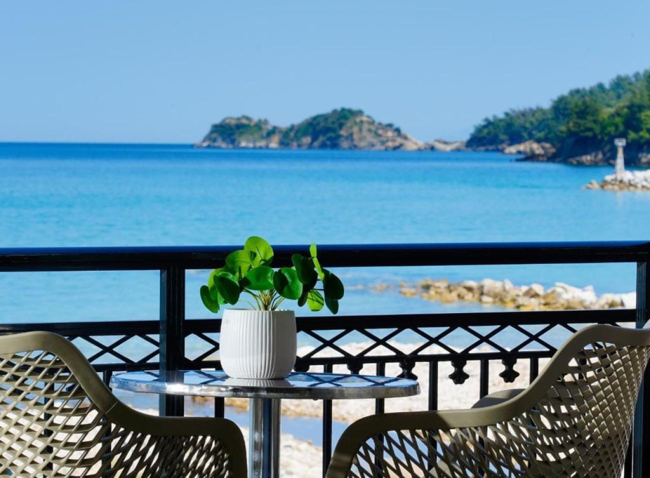 Kamelia & Semeli Hotel 2*