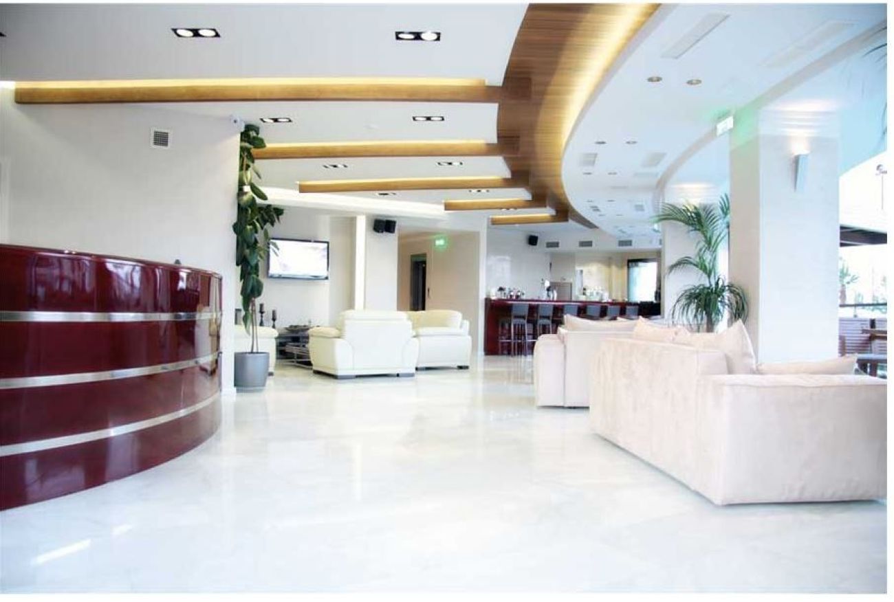 Cosmopolitan Hotel & Spa 4*