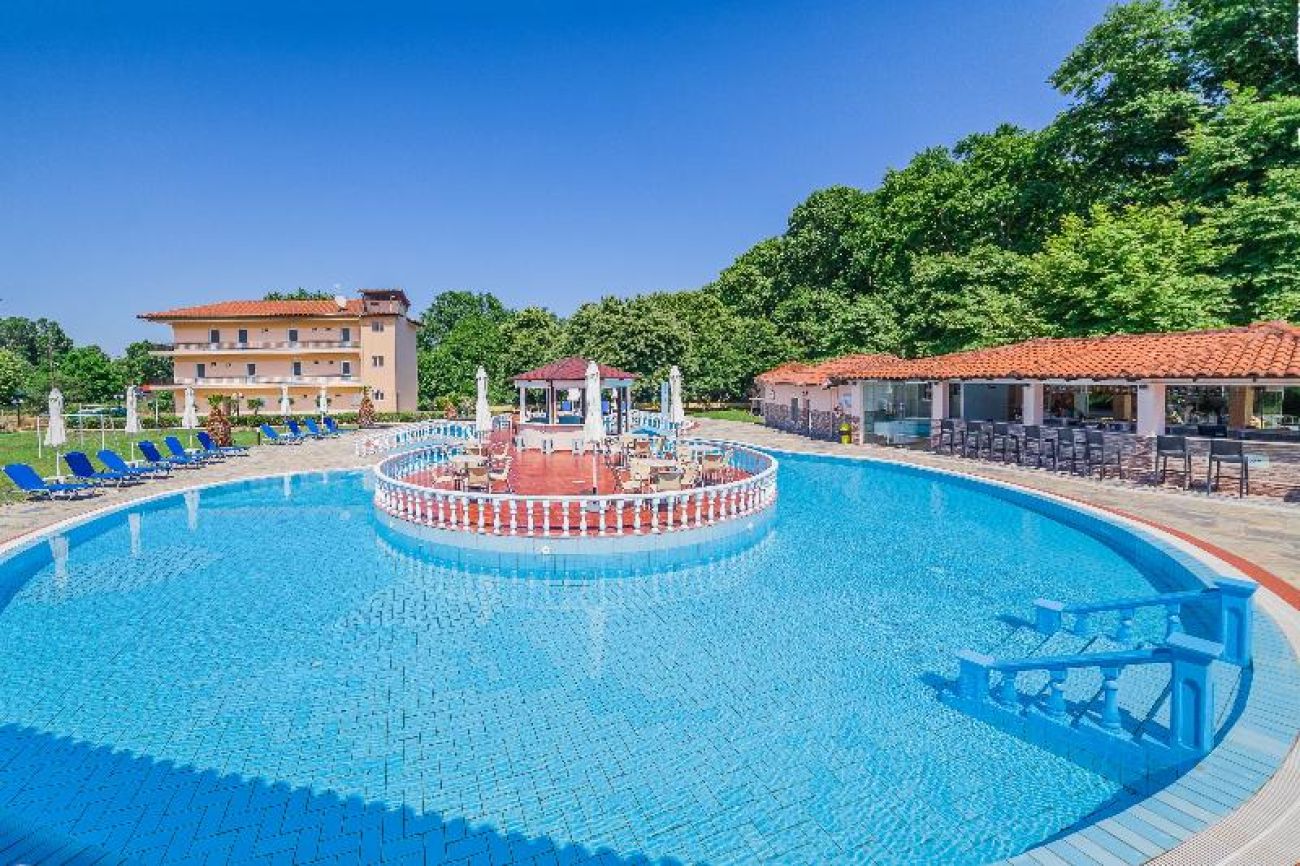 Sintrivanis Resort Beach 3*