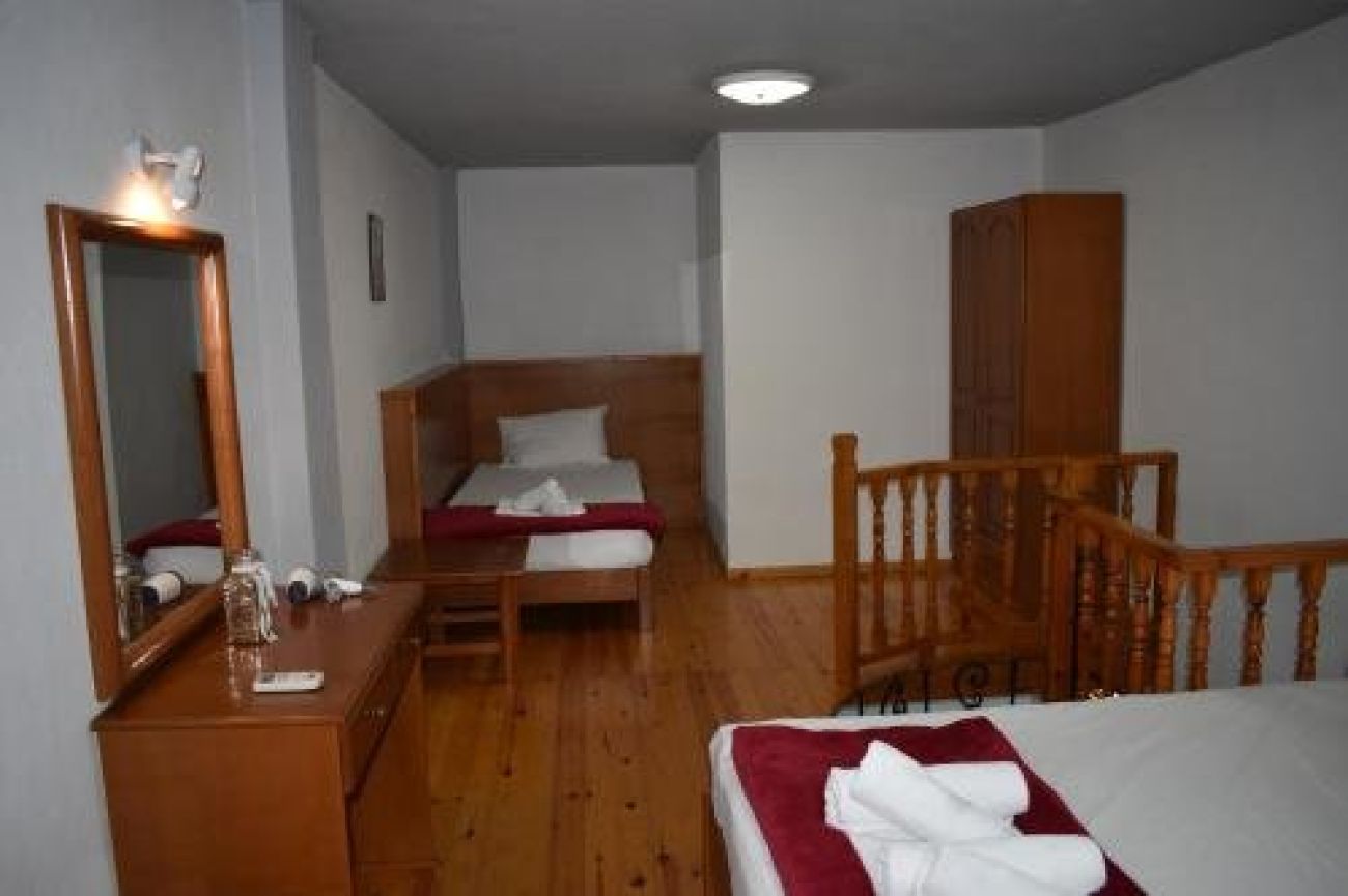 Galanis Studios And Apartments