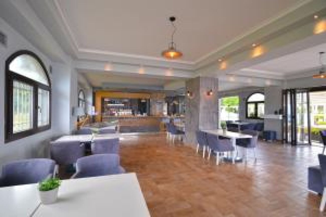 Akrothalassia Hotel 2*