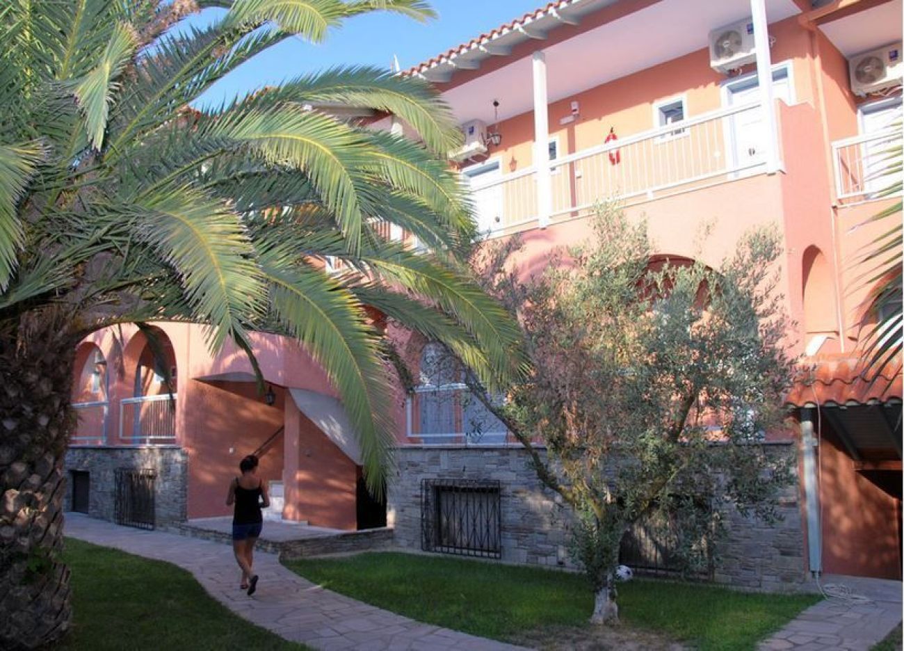Hanioti Village Resort 3*