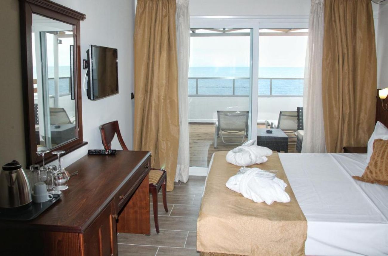 Paralia Beach Boutique Hotel 3*