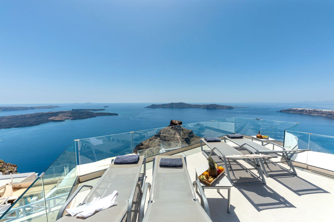Pearl on the Cliff Hotel & Suites 4*