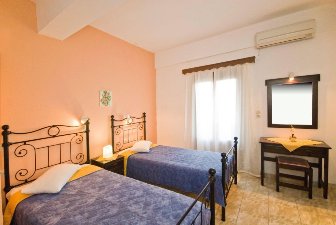 Anessis Santorini 3*