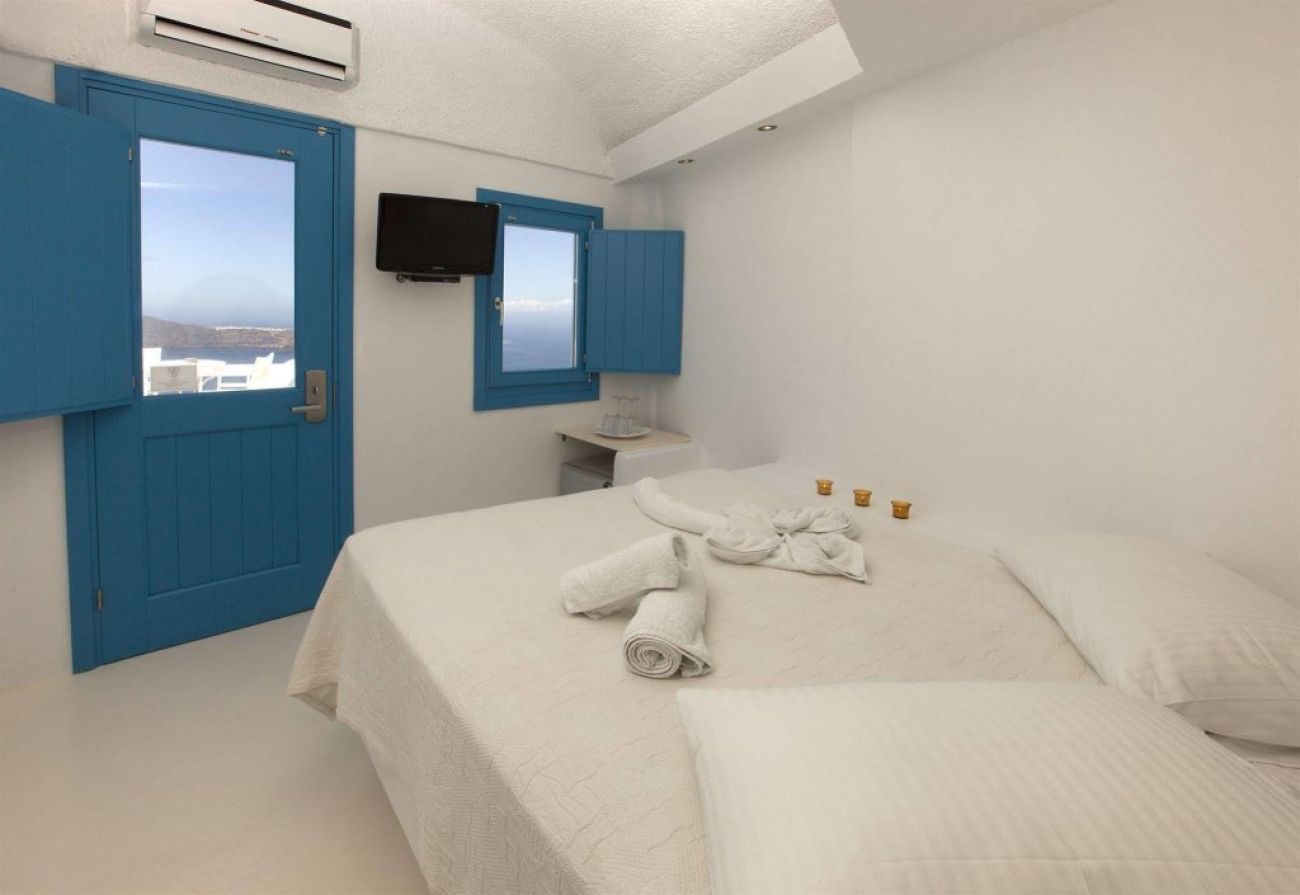 Abyssanto Suites & Spa 4*
