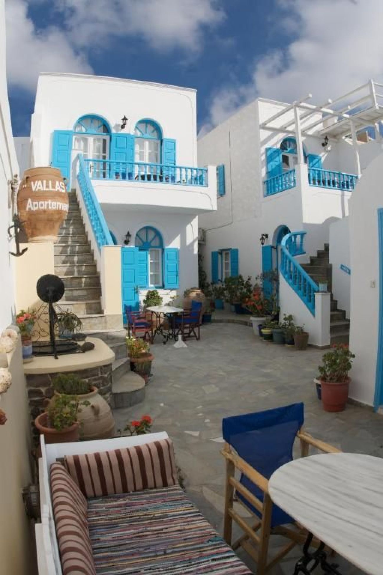 Vallas Apartments & Villas Santorini