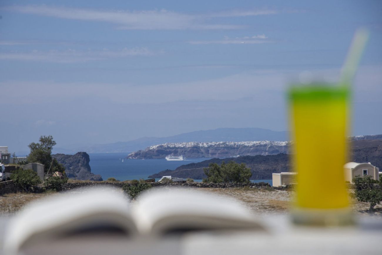 Thira's Dolphin 3*