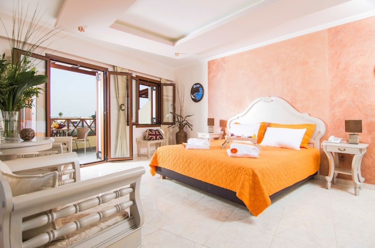 Smaragdi Hotel 3*