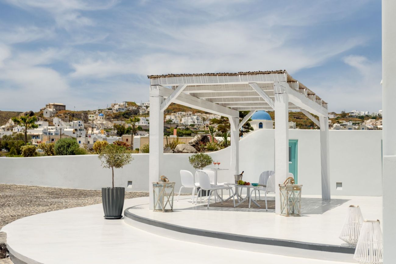 Neptune Luxury Spa Suites Santorini