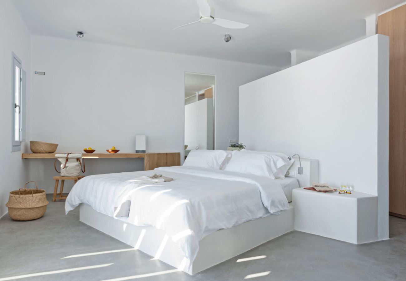 Santorini Heights 5*