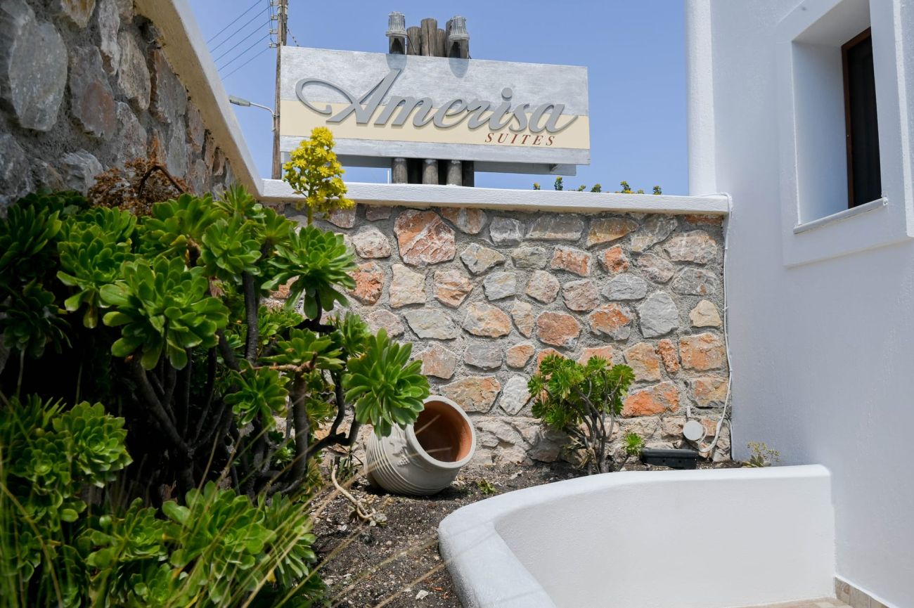Amerisa Suites Santorini 3*