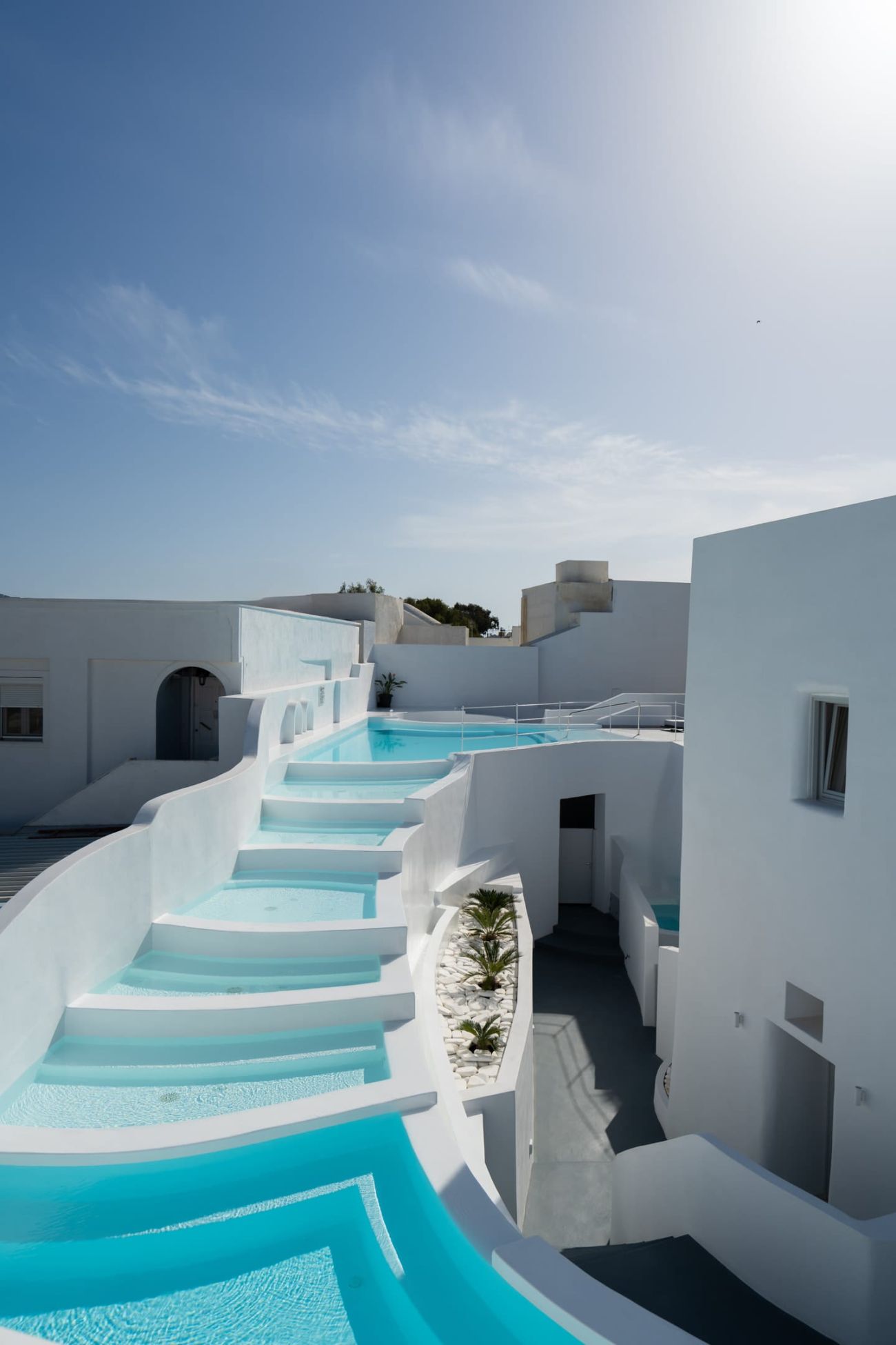 White Concept Caves 4*