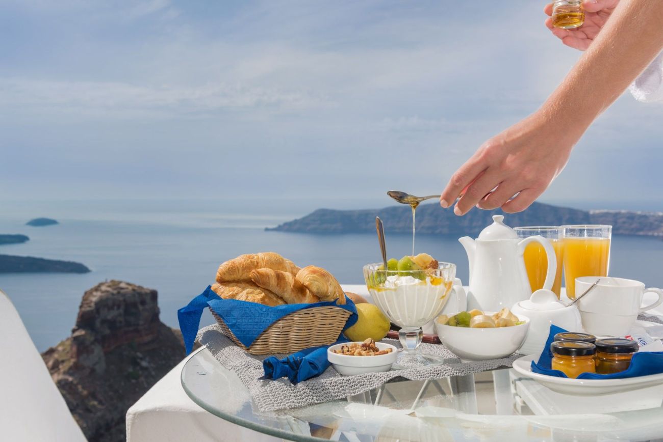 Iliovasilema Suites Santorini 4*