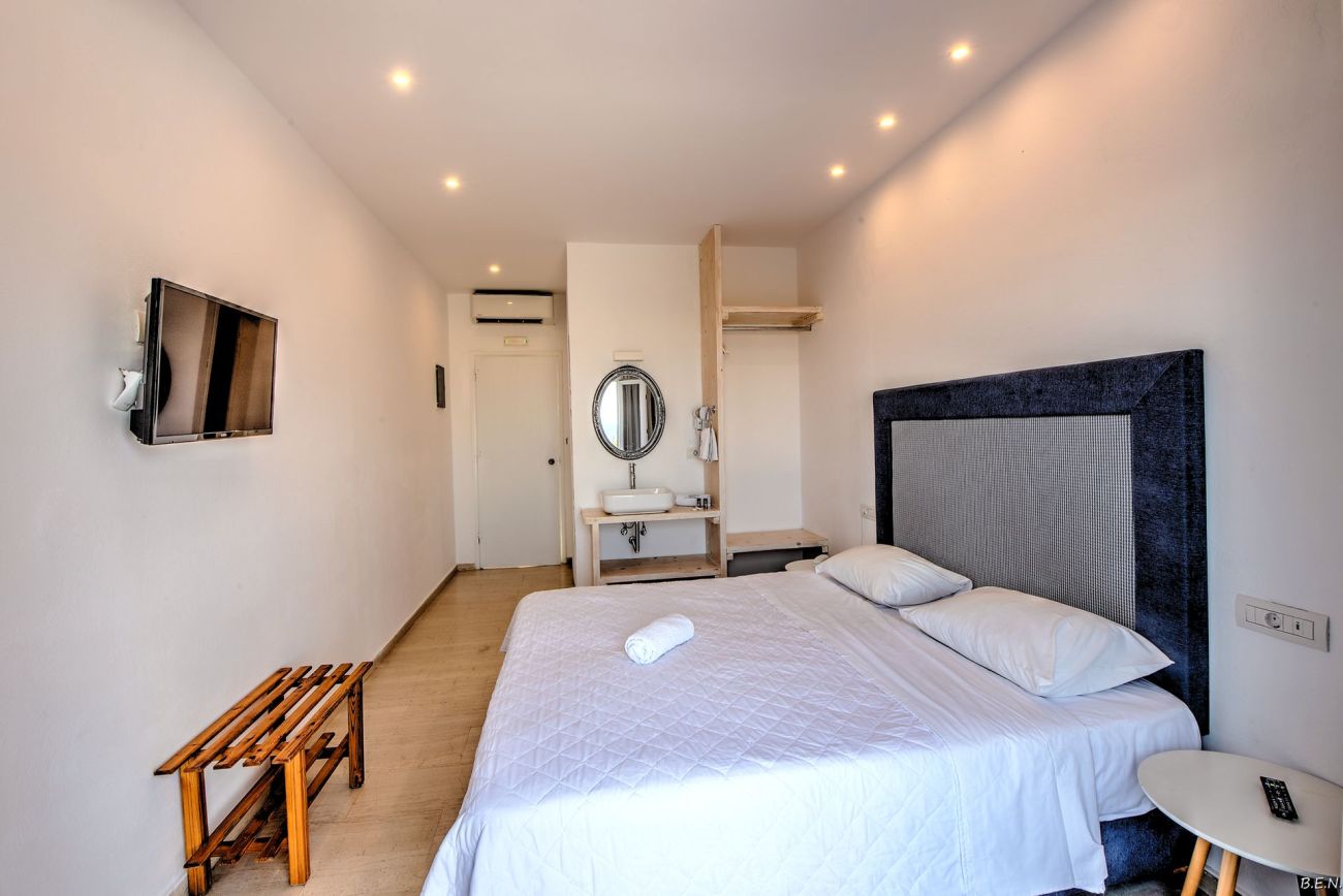 Anamar Santorini Hotel 4*