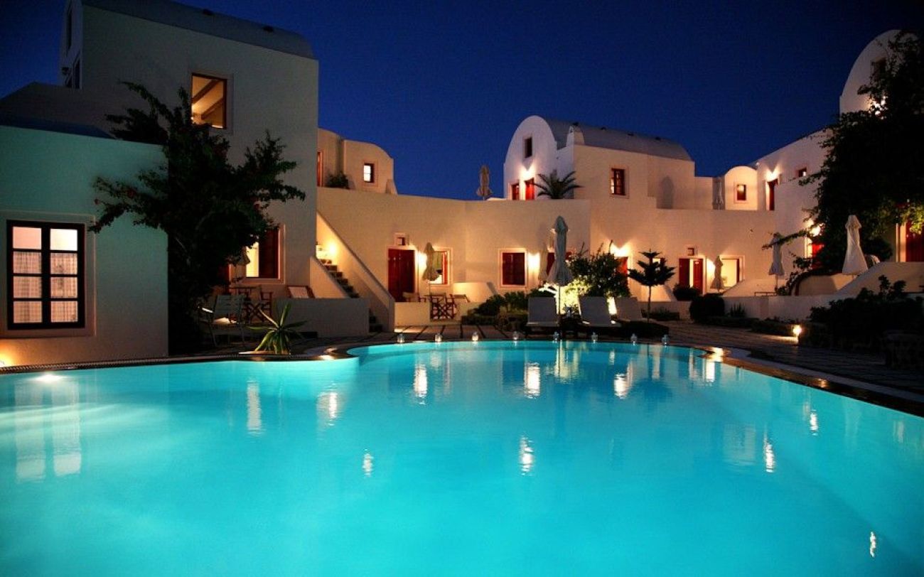 Nikos Villas 4*
