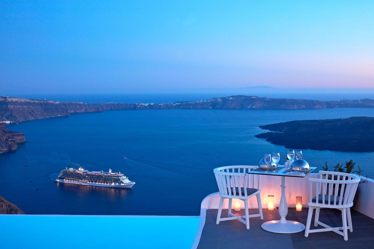 Katikies Chromata Santorini - The Leading Hotels of the World 5*