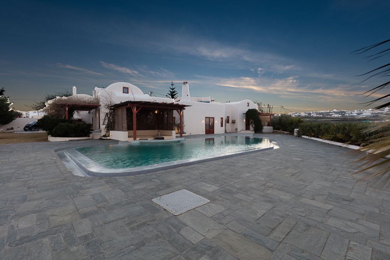 Aquaria Villa Santorini 5*