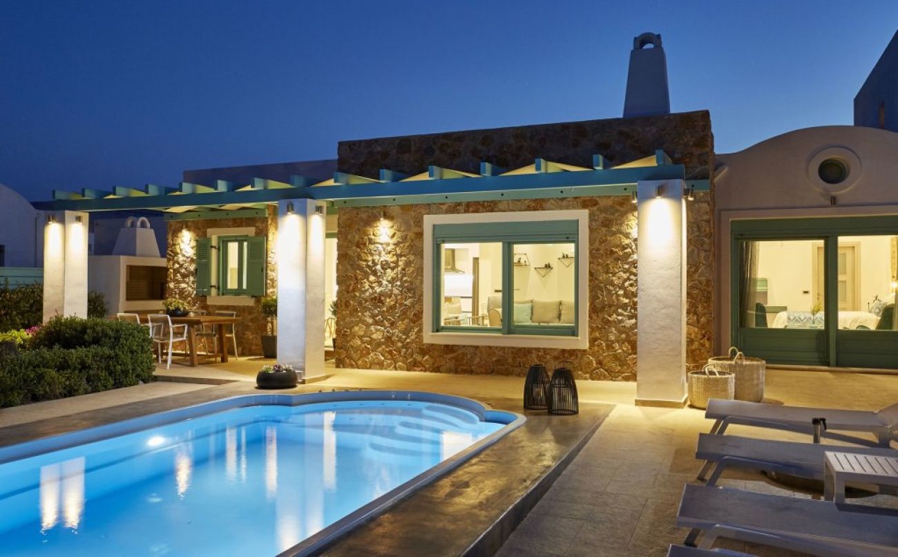 Almyriki Beach Villa 3*