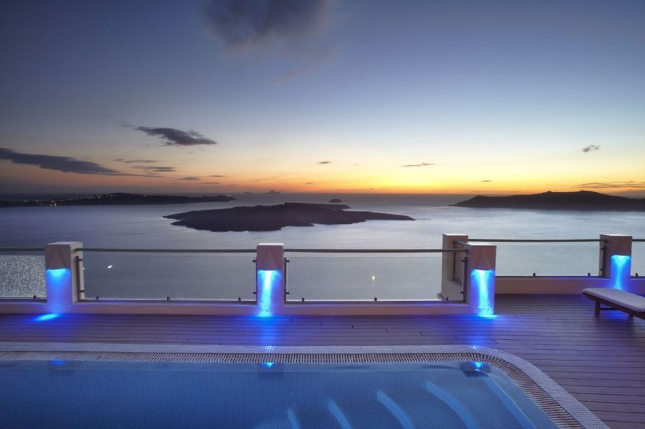 Ira Hotel & Spa Santorini 4*