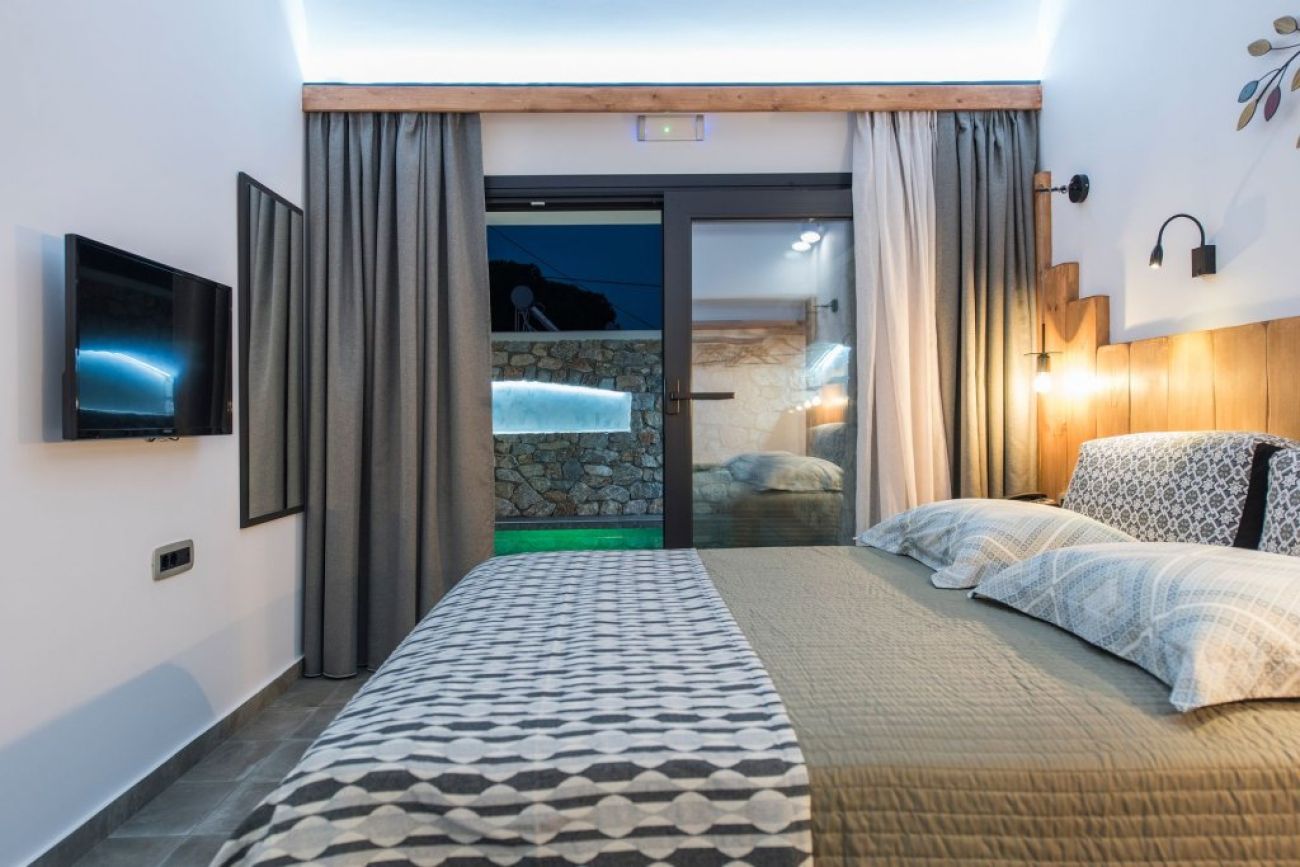 Atalos Suites 3*