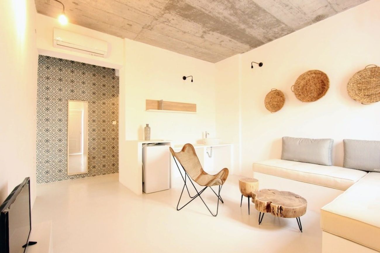 Mesanto Luxury Suites 3*