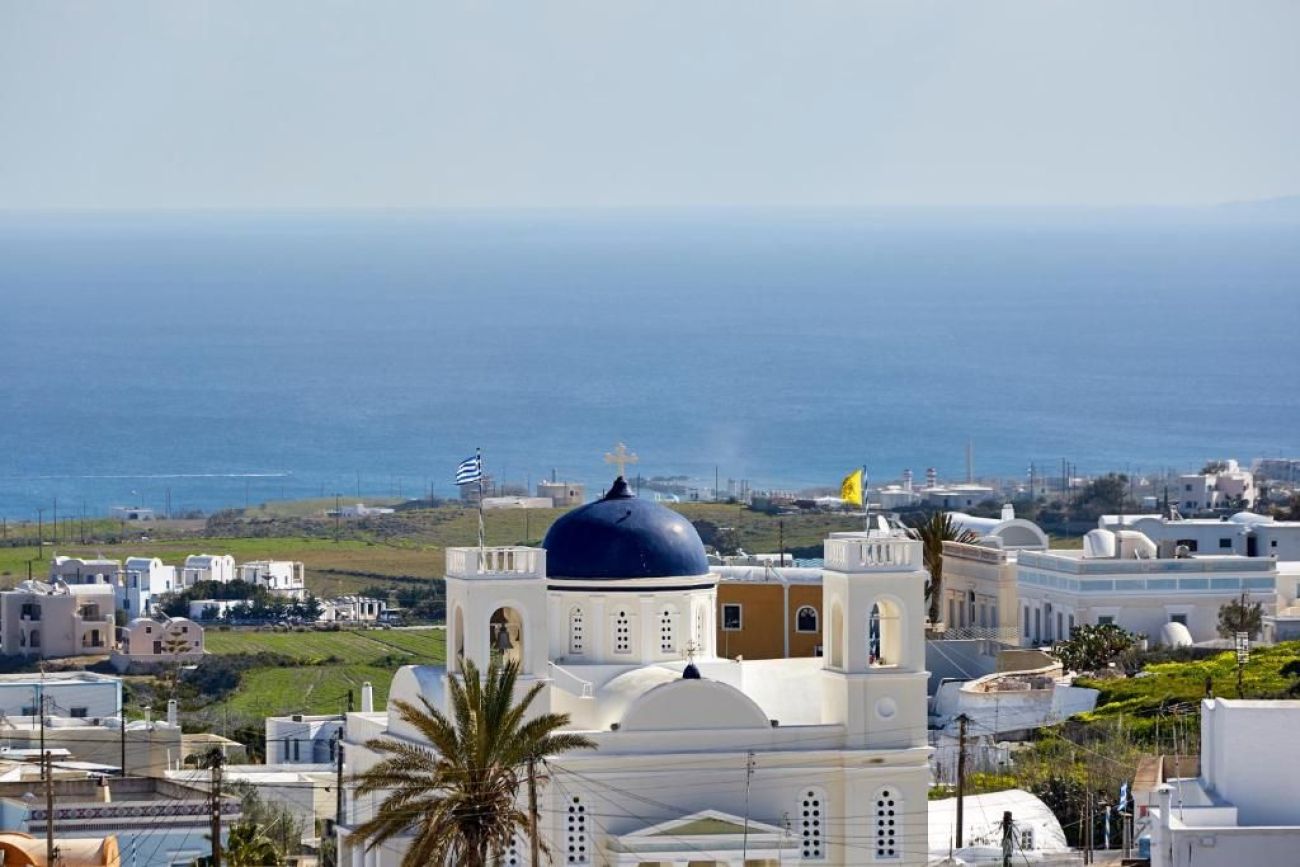 Pnoi Luxury Suites Santorini 3*